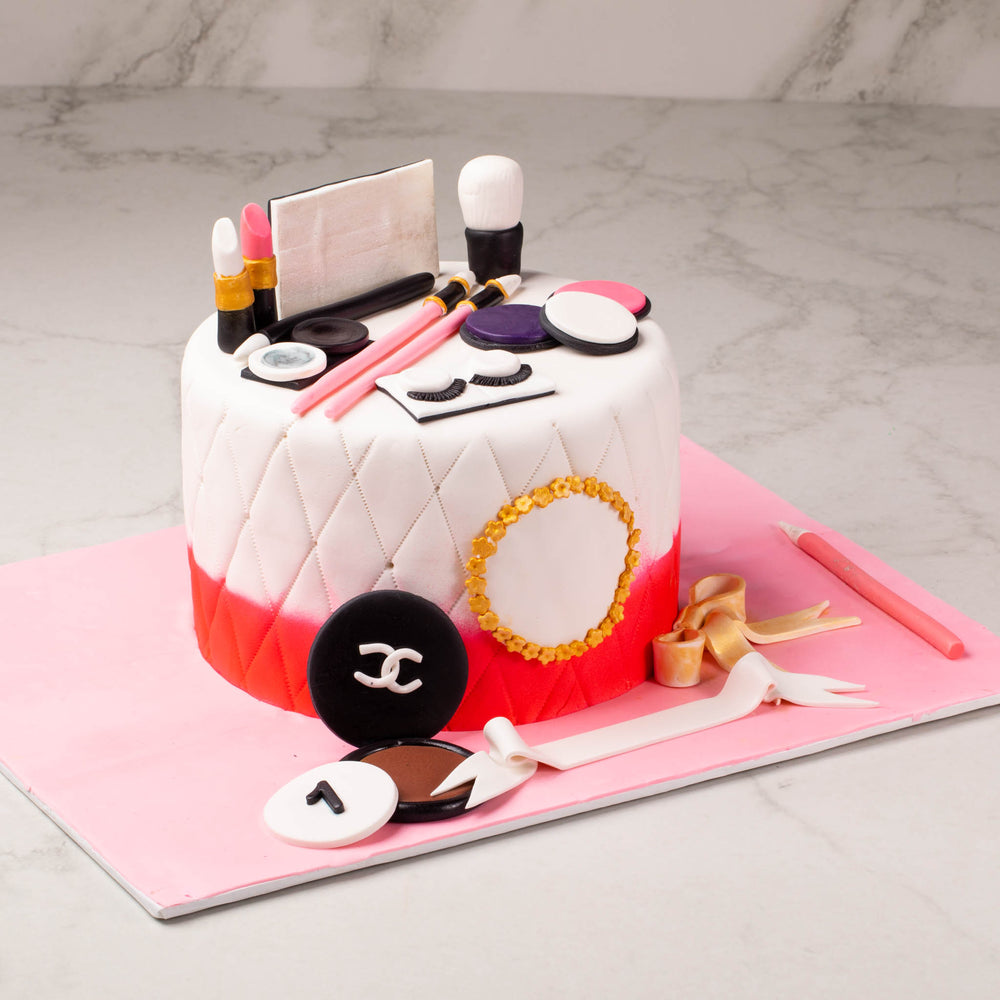Chanel  Happy Cake Studio