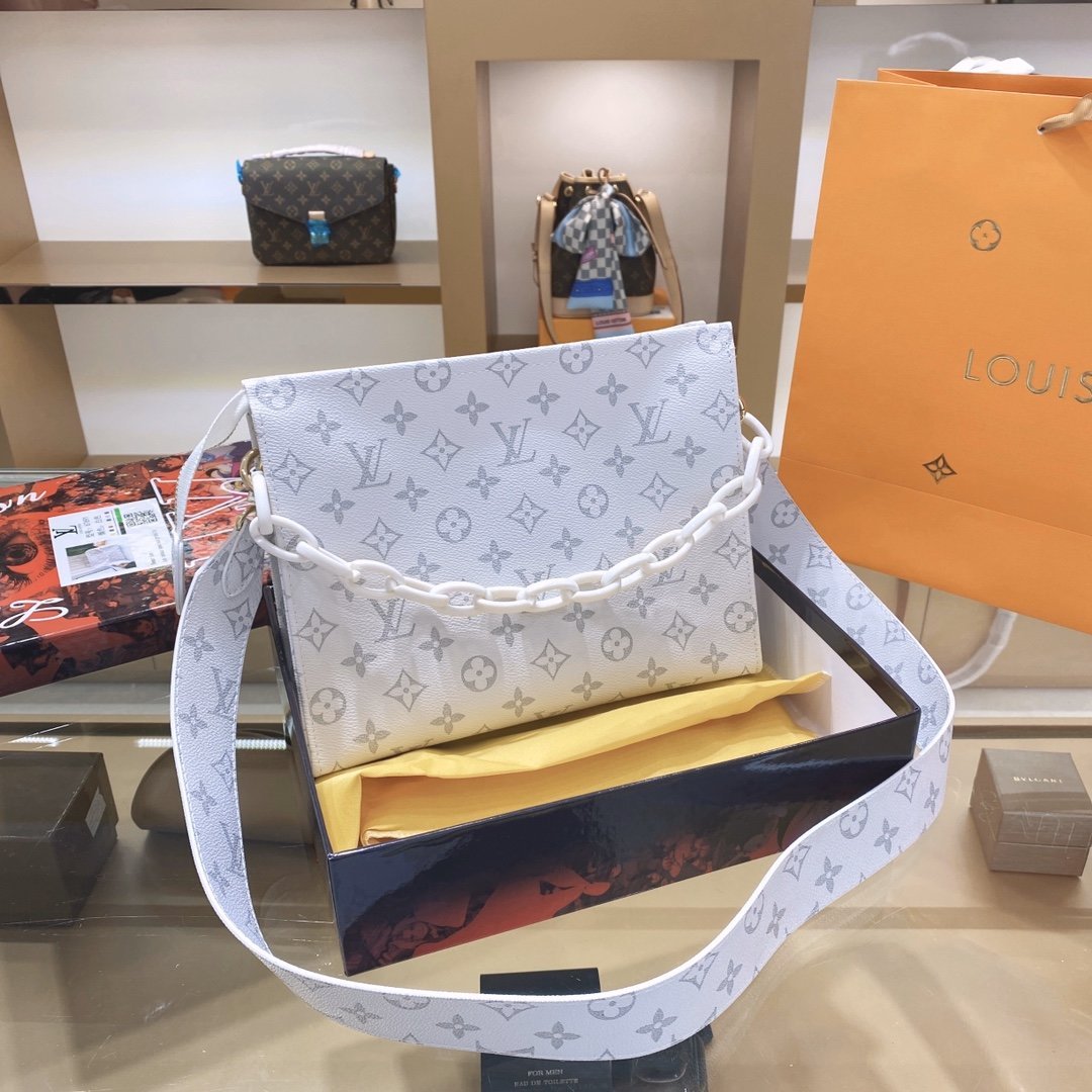 Louis Vuitton LV New ladies printed chain diagonal bag cosmetic 