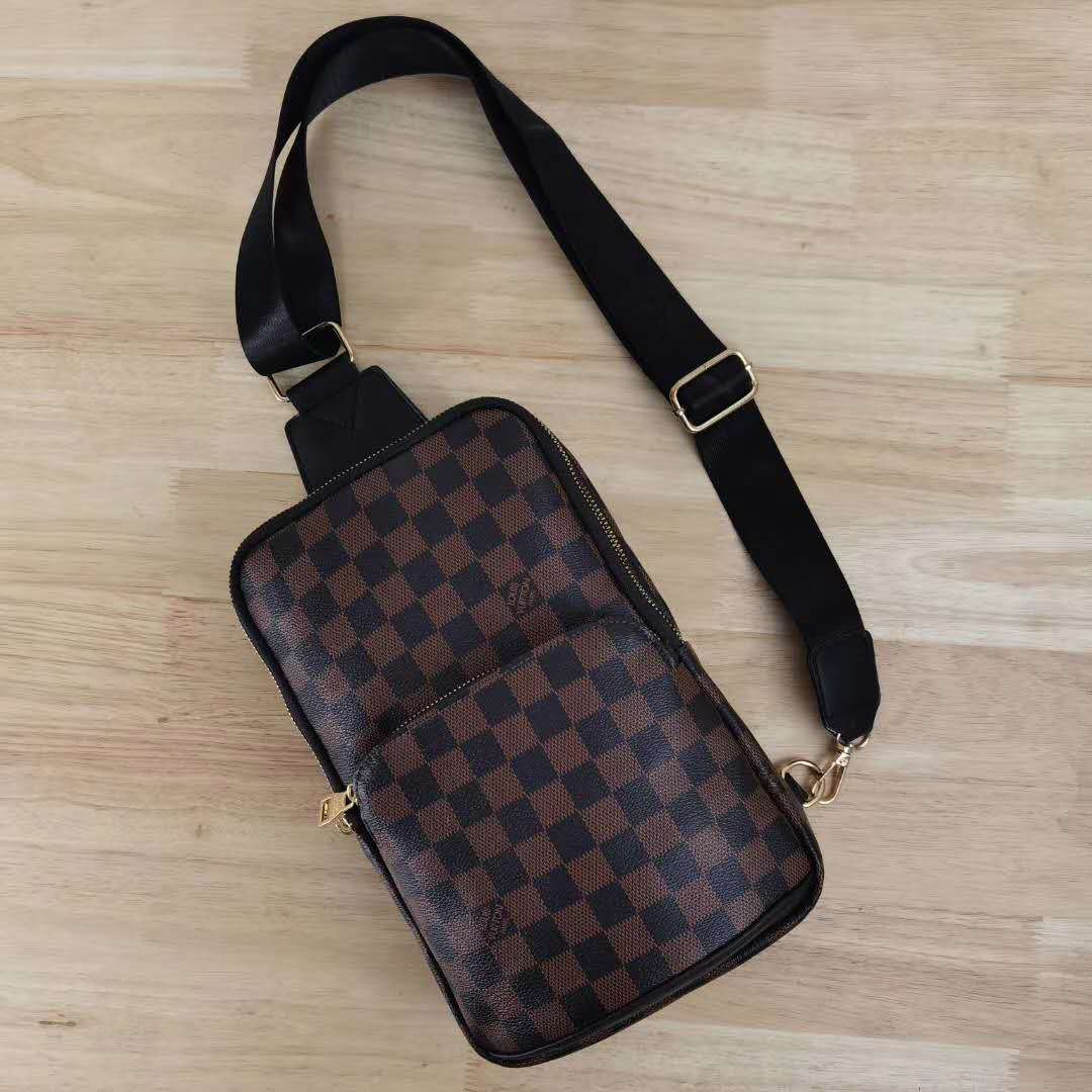 Louis Vuitton LV classic hot sale retro letter printing messenger bag waist bag