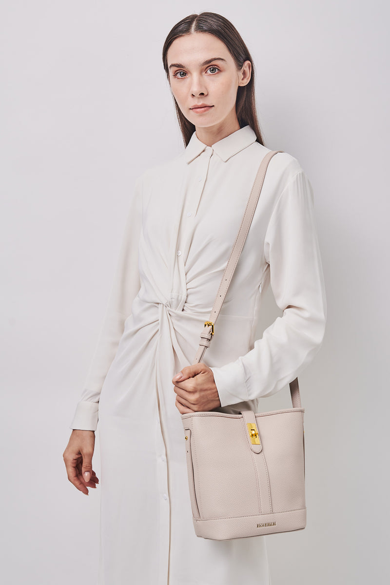 Molly Bucket Bag in Ivory – Rico Rinaldi