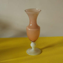 Vase en opaline rose vintage