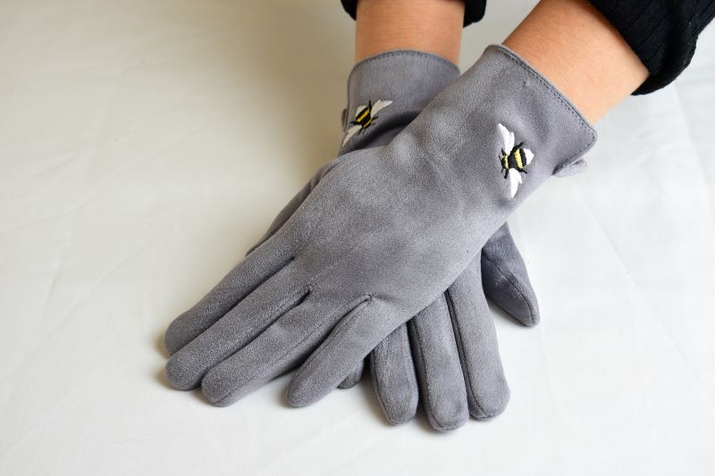 An image of Bumble Bee gloves from Recycled Plastic, Silver/Grey