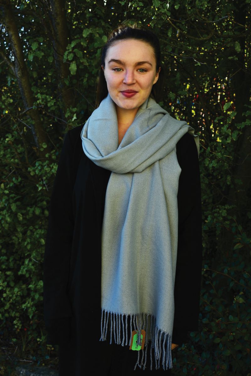 An image of Scarf from Recycled Plastic (Plain), Silver/Grey