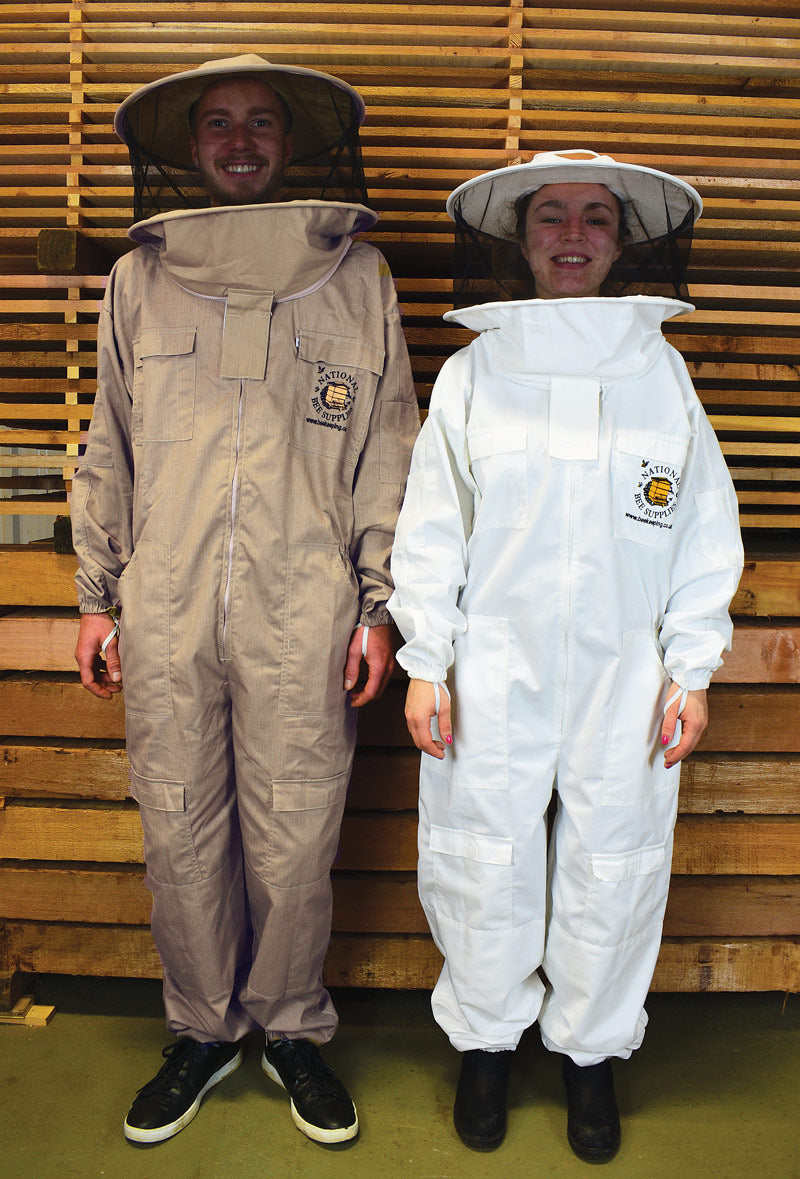 An image of Beekeeper's Suit with Round Hood, L / White