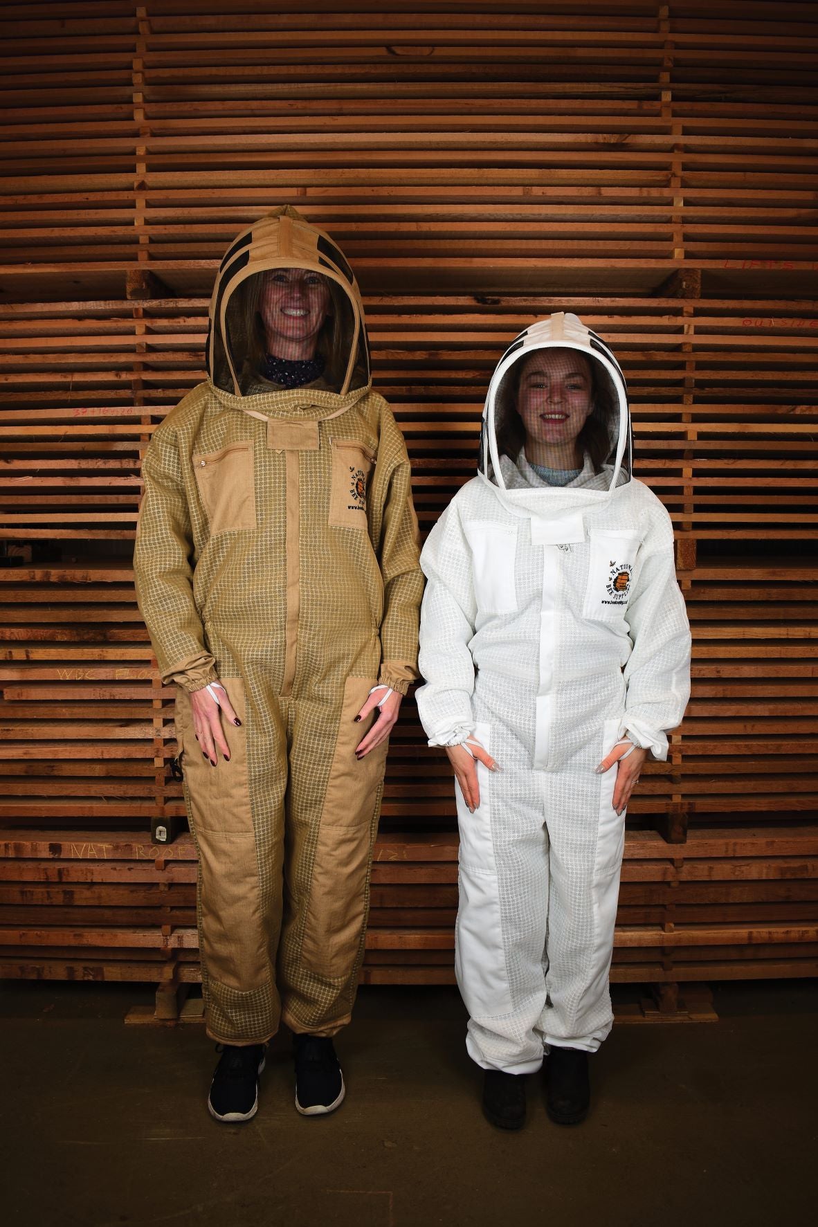 An image of Beekeepers Ventilated suit with Fencing hood, M / White