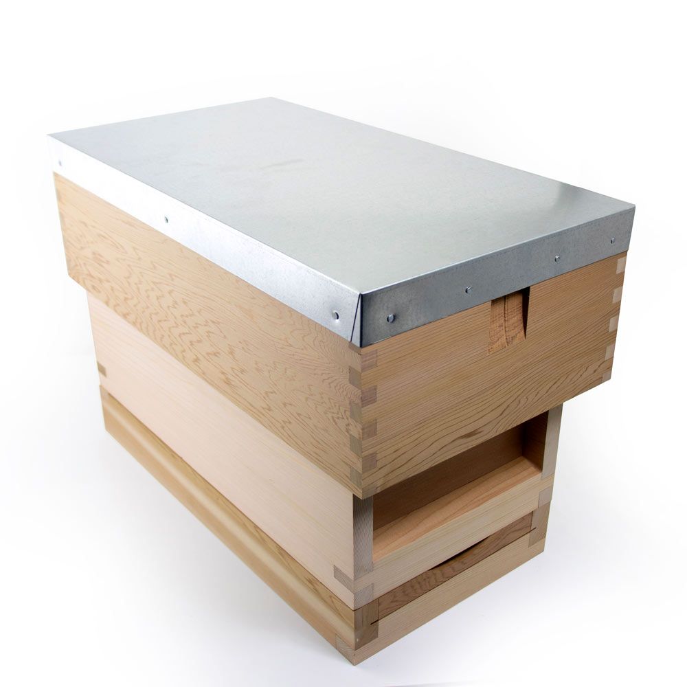 An image of Wooden Nucleus Hive - British Standard