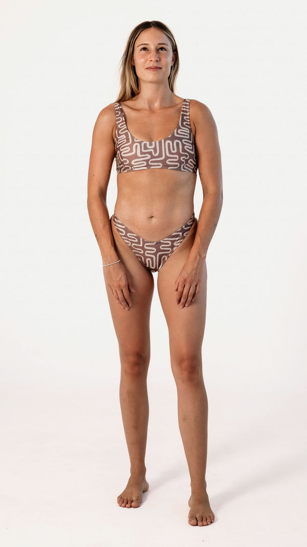 CURVED BOTTOMS - CONTOUR PRINT EARTH