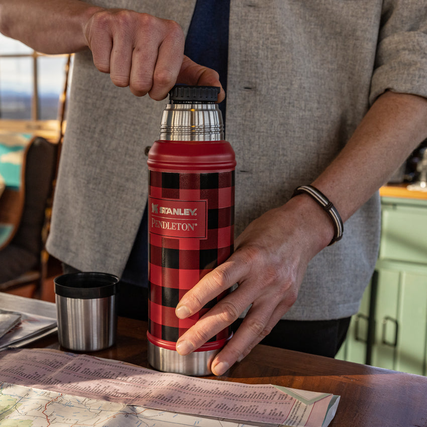 Stanley x Pendleton Classic Bottle | National Park Stripes | 1.0 qt