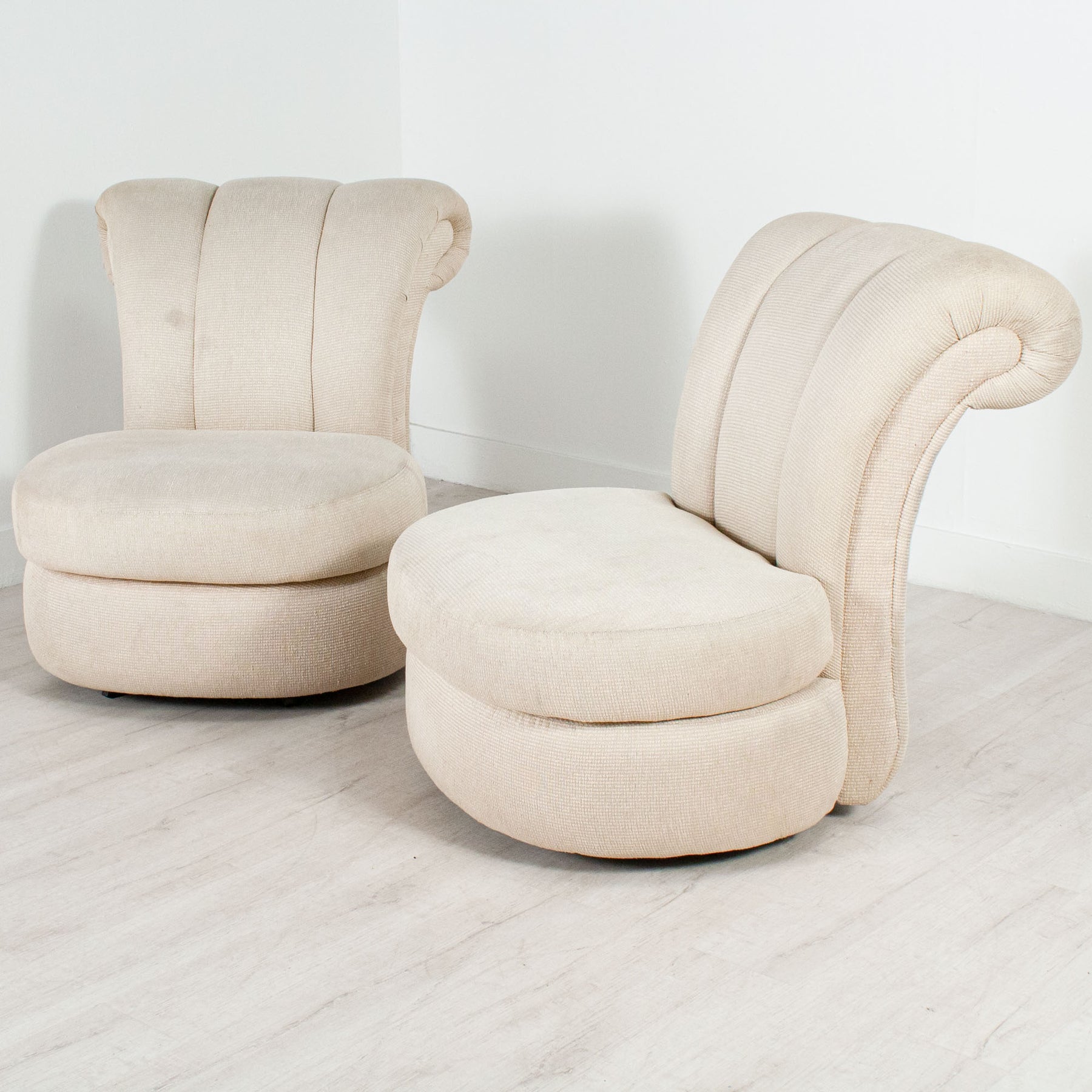 roll back slipper chair