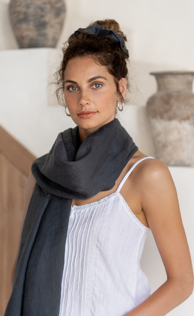 Omari Linen Scarf Charcoal