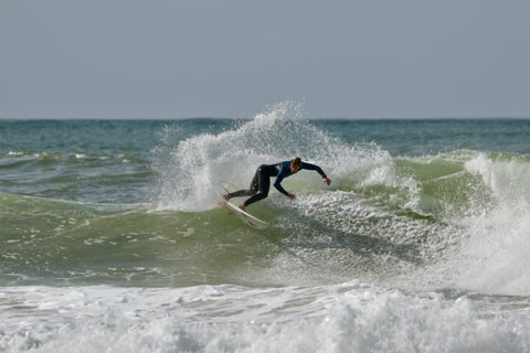 Koen surfing the wave