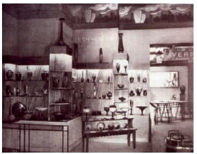 シュナイダー兄弟　パリの博覧会でのシュナイダーガラス工房のブース　1922年
