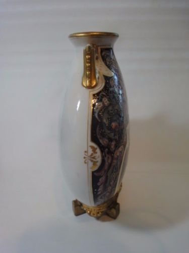 アンティーク・ロイヤル・ウースターのパテ・スー・パテで作成された満月状のフラスコ型花瓶・ハンドペイント