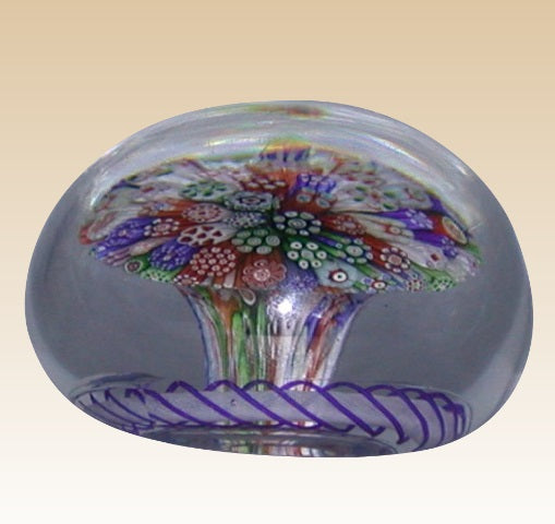 バカラのアンティークペーパーウェイト ミルフィオリ きのこ状のデザイン 丸型ガラス製 1850年代もの