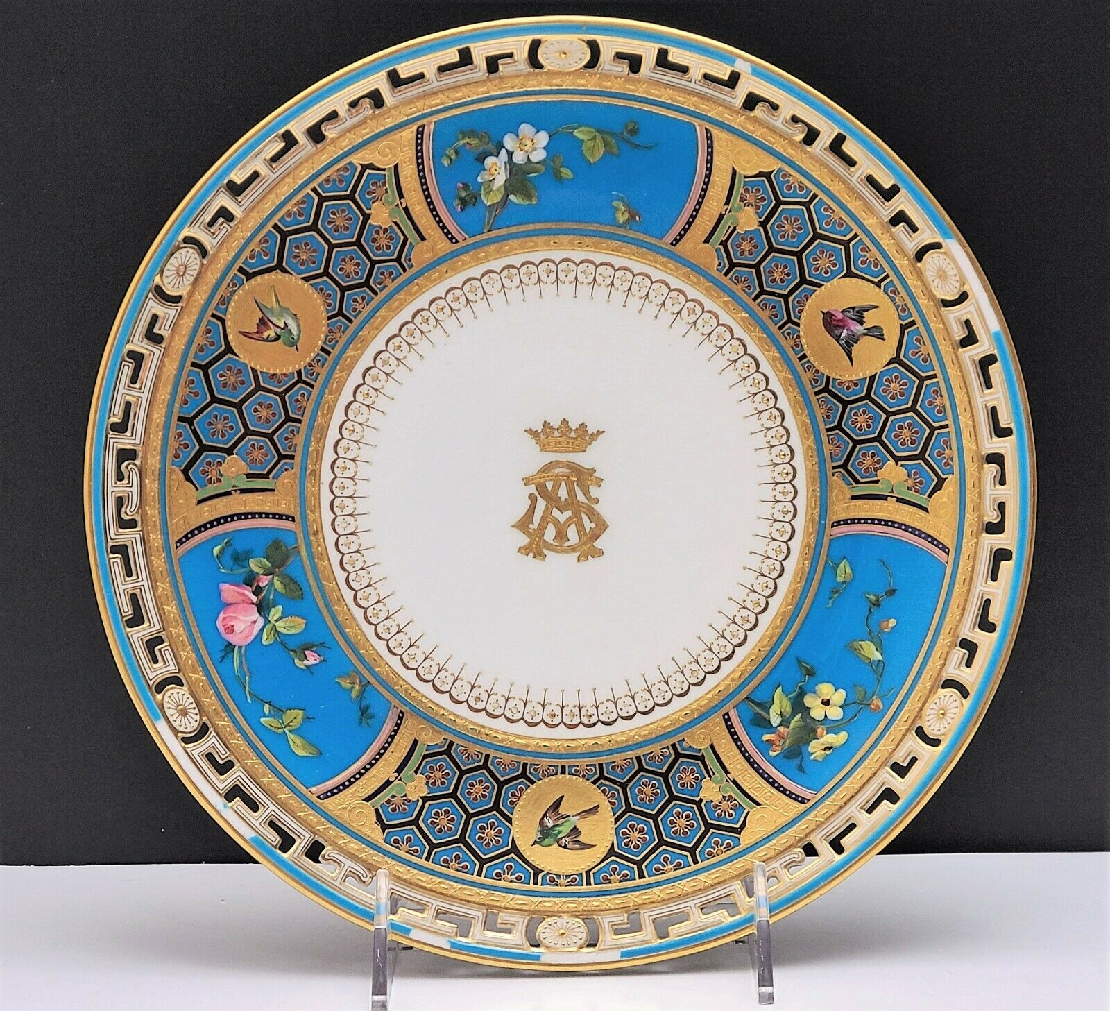 クリストファードレッサーによってデザインされた飾り皿