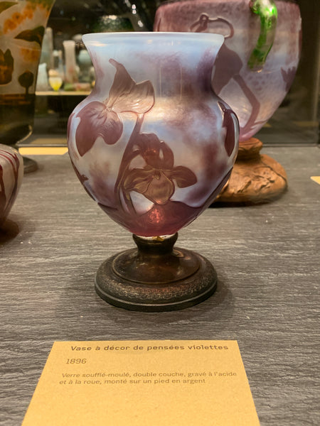 スミレパンジーの花瓶 1896年