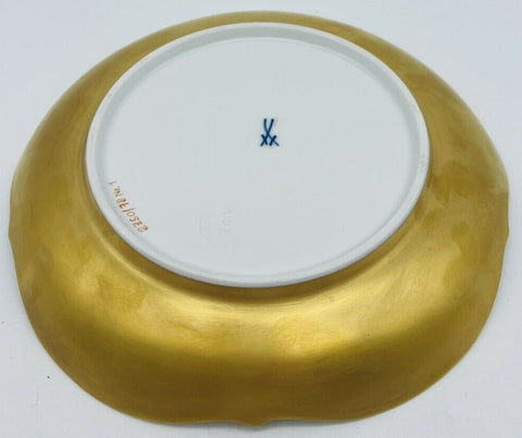 マイセン　アラビアンナイトのお皿の裏面　金彩の様子