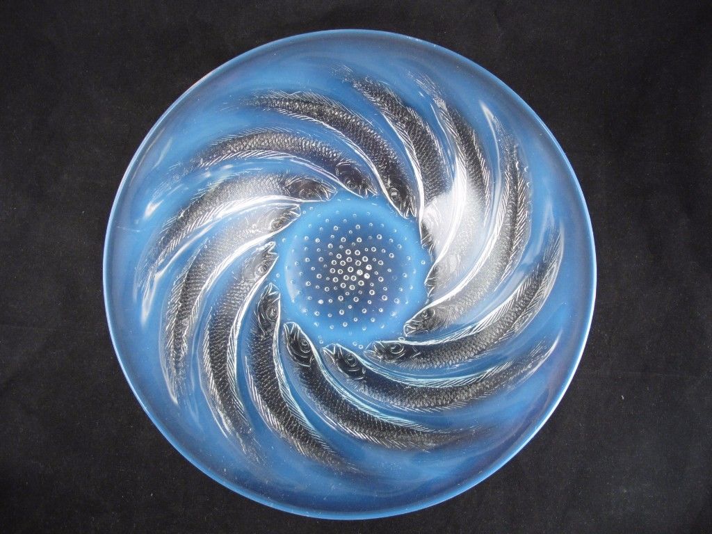 ルネラリックのオパルセントガラスを使った飾り皿　ポイズン