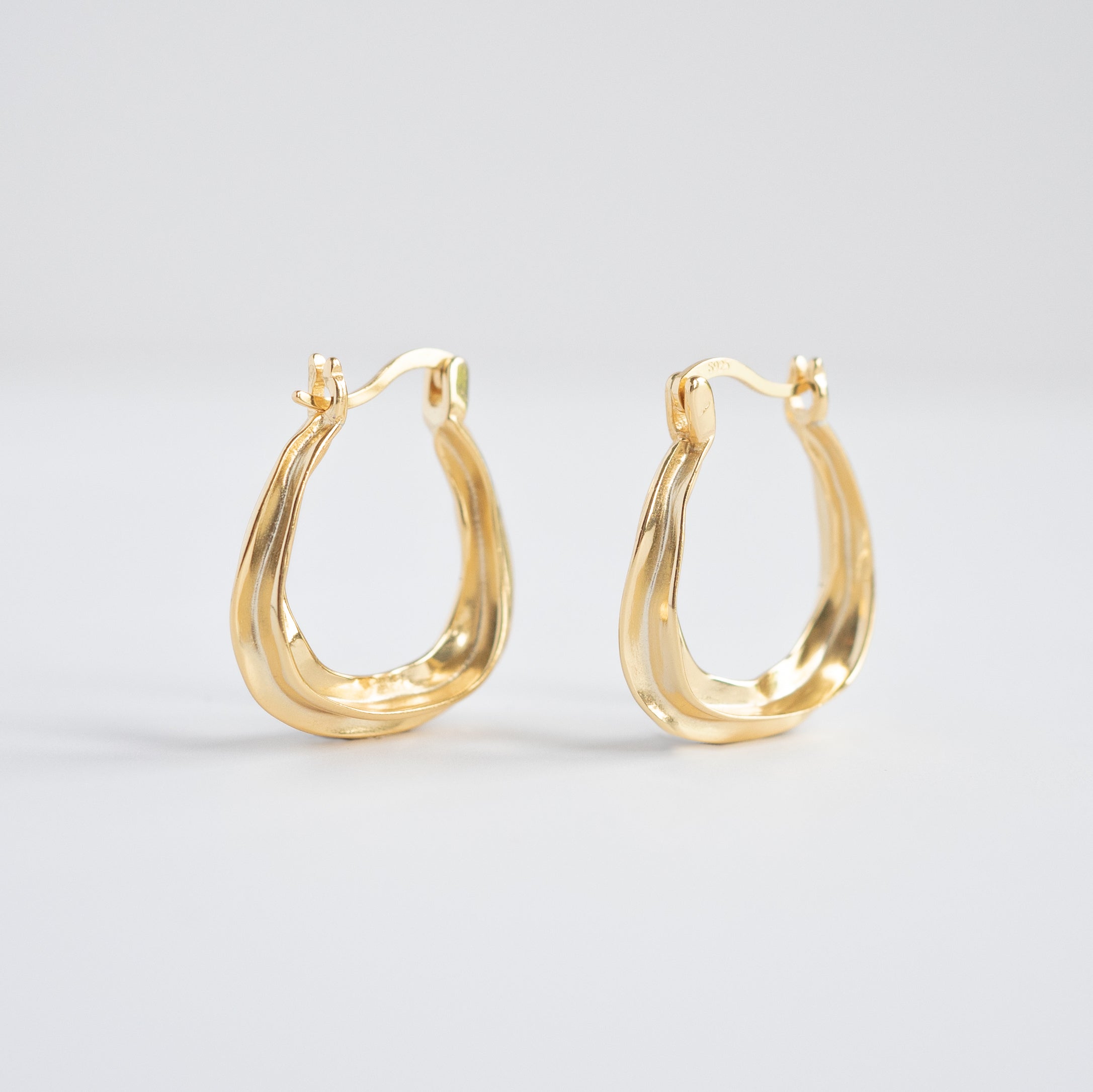 AkariH hoop pierced gold 美品 -