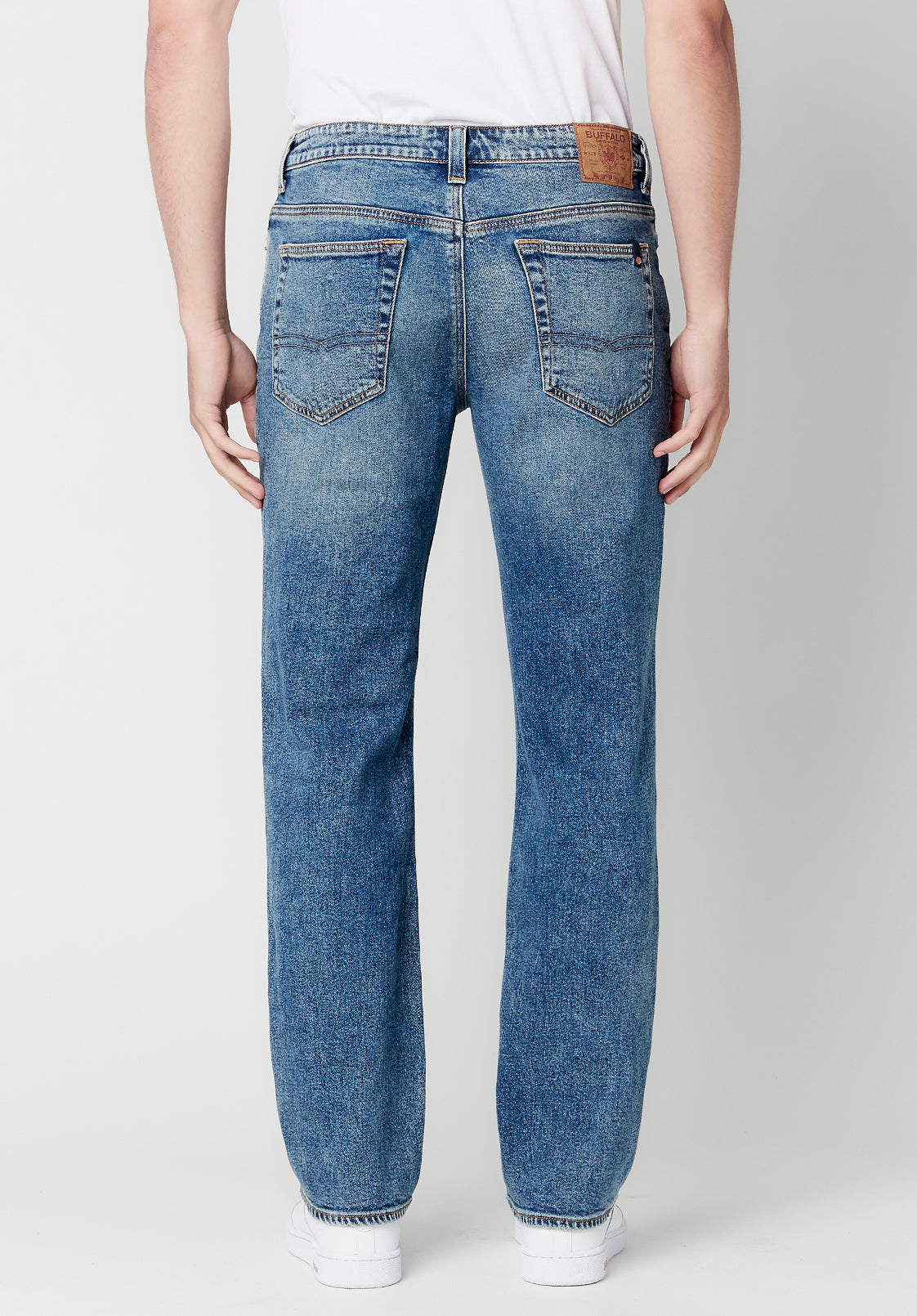 Relaxed Straight Driven Men's Jeans in Worked Over Wash - BM22804