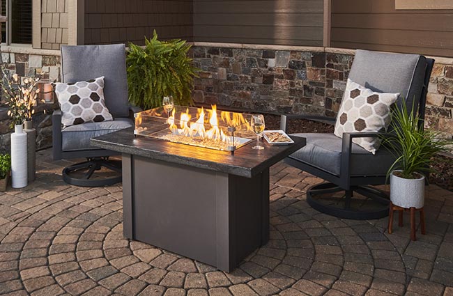 https://cdn.shopify.com/s/files/1/0516/8889/8748/files/20220805-top-quality-outdoor-greatroom-gas-fire-pits-fire-tables.jpg?v=1660049703