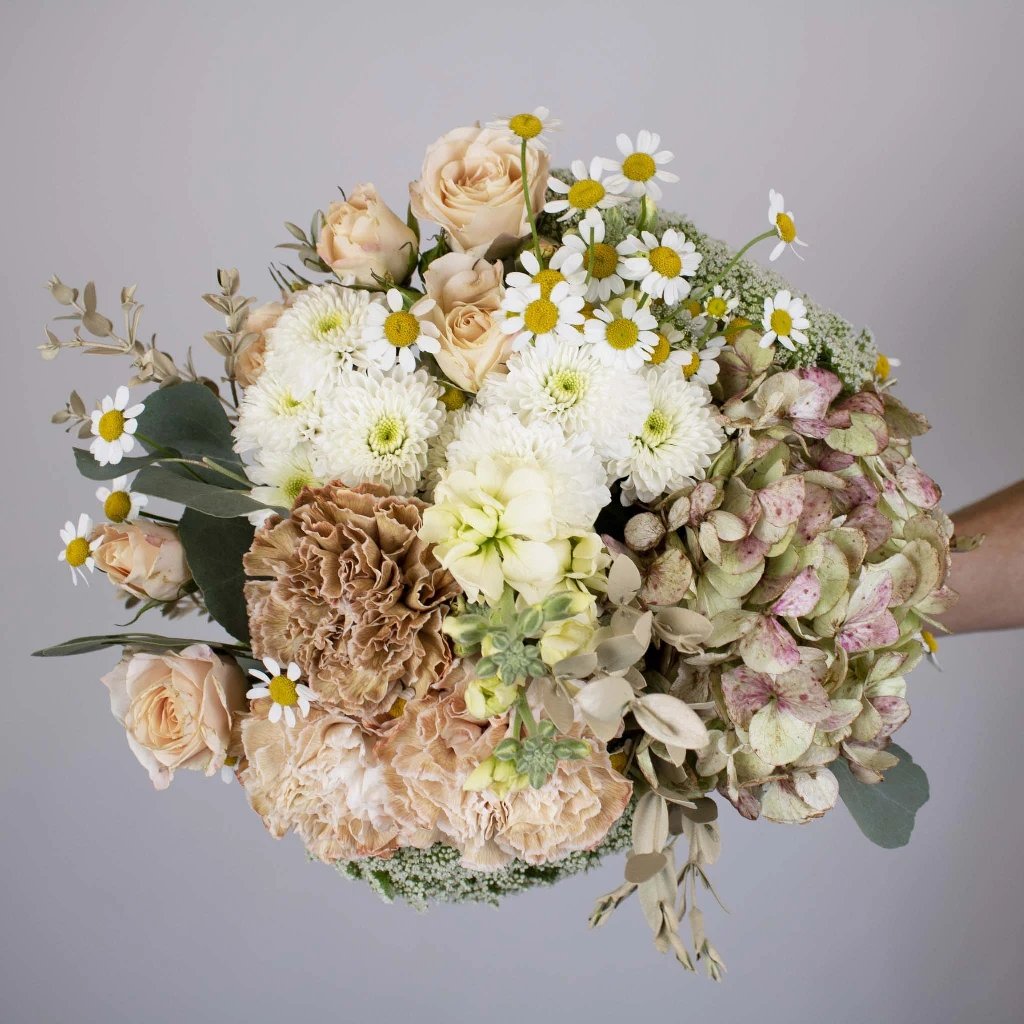 neutral wedding flower centerpieces