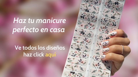 Haz tu manicure perfecto en casa. Visita la tienda MIASGLAM haciendo click aquí. Manicure de flores con fondo de flores.