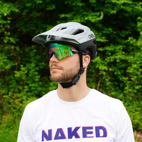 The FALCON Fahrradbrille ist eignet sich perfekt in Kombination mit dem O'NEAL Bike Helm