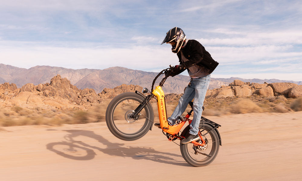 A man is riding the Horizon full suspension off-road outside