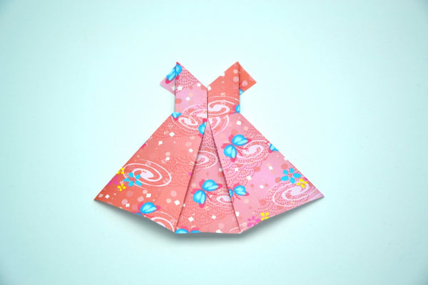 Robe rose en papier origami