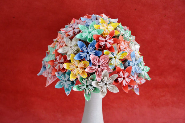 Bouquet de mariée en papier origami aux couleurs pastels