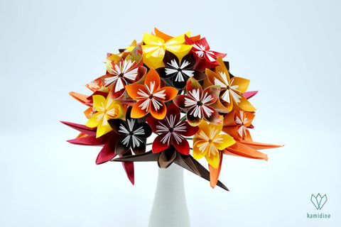 Bouquet de fleurs en papier origami aux couleurs automnales