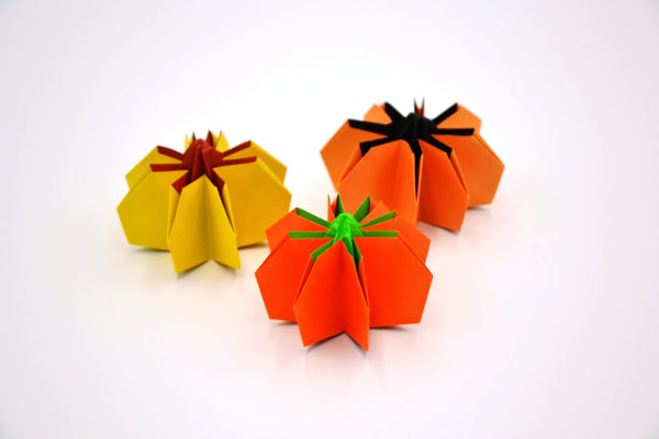 3 citrouilles en papier origami