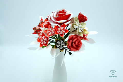 Bouquet rouge et doré en papier origami