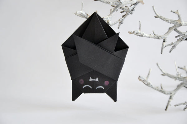 Chauve-souris noire en origami
