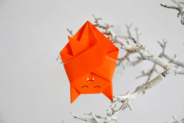 Chauve-souris orange en origami