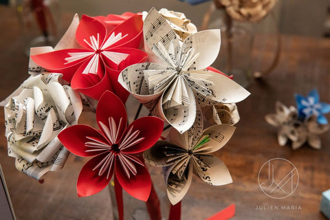 bouquet de fleurs en papier origami et papier recyclé