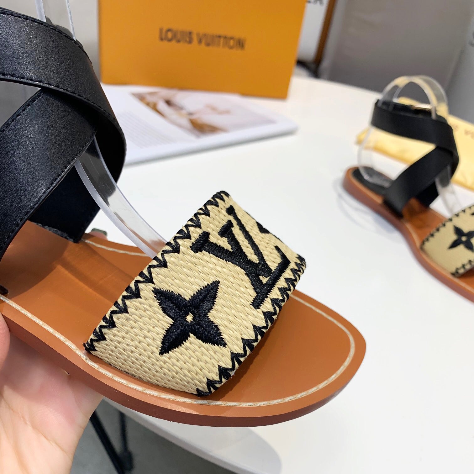 LV Louis Vuitton Woven Embroidered Letters Ladies Flat Strap Sandals Beach Slippers Shoes