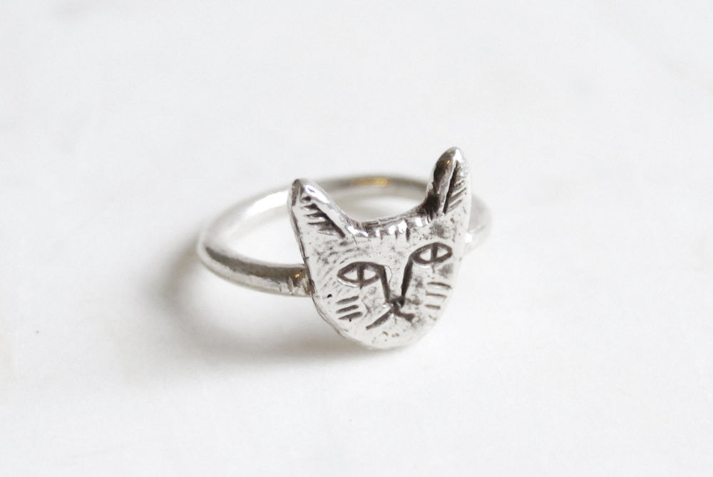 Cat face ring - silver – Kaye Blegvad