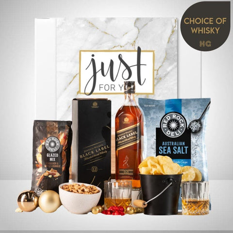 Whiskey and snacks hamper