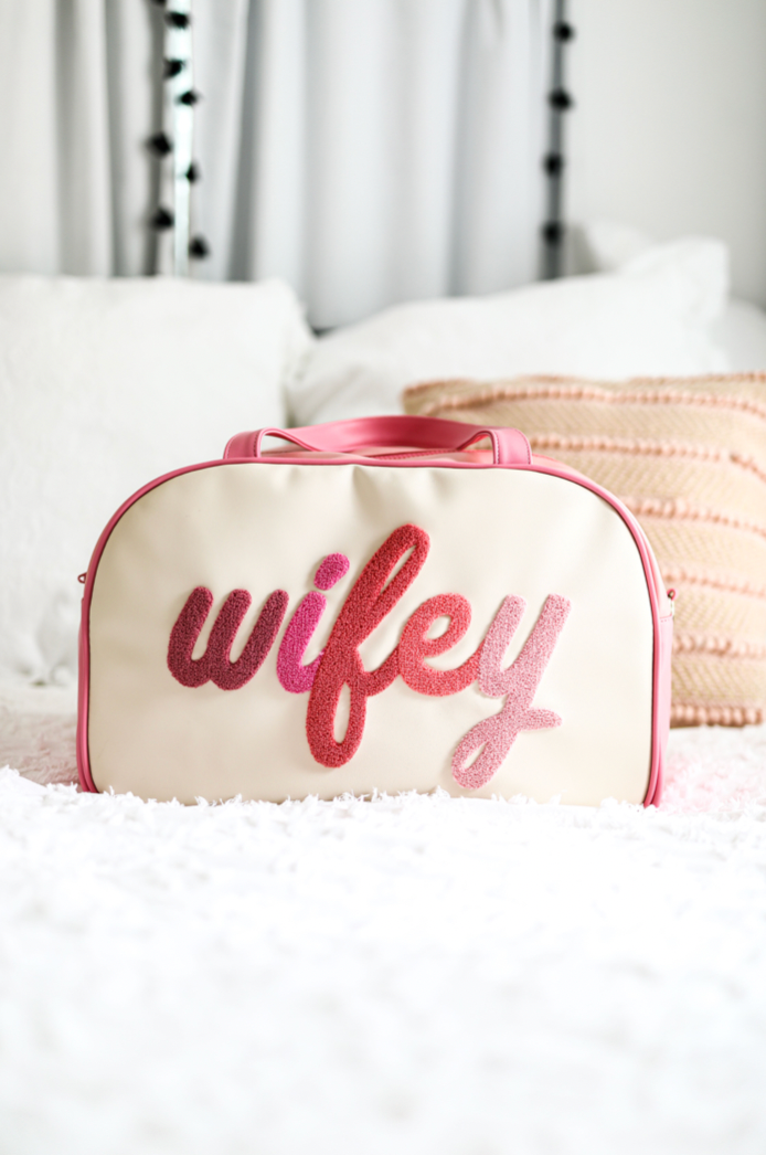 Duffle Bag (Cream/Pink) - Let's Go – Jadelynn Brooke®