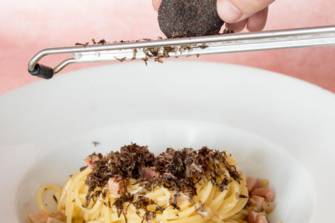 Pâtes carbonara à la truffe noire