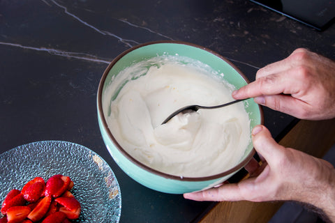 Fraises au vinaigre truffé et à la crème chantilly