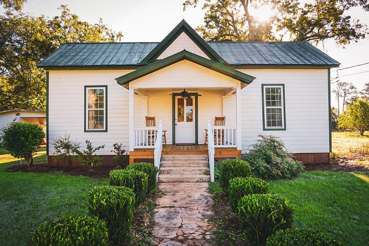 Pond-house-bedroom-twin-beds