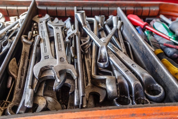 Name and function of common auto repair tools