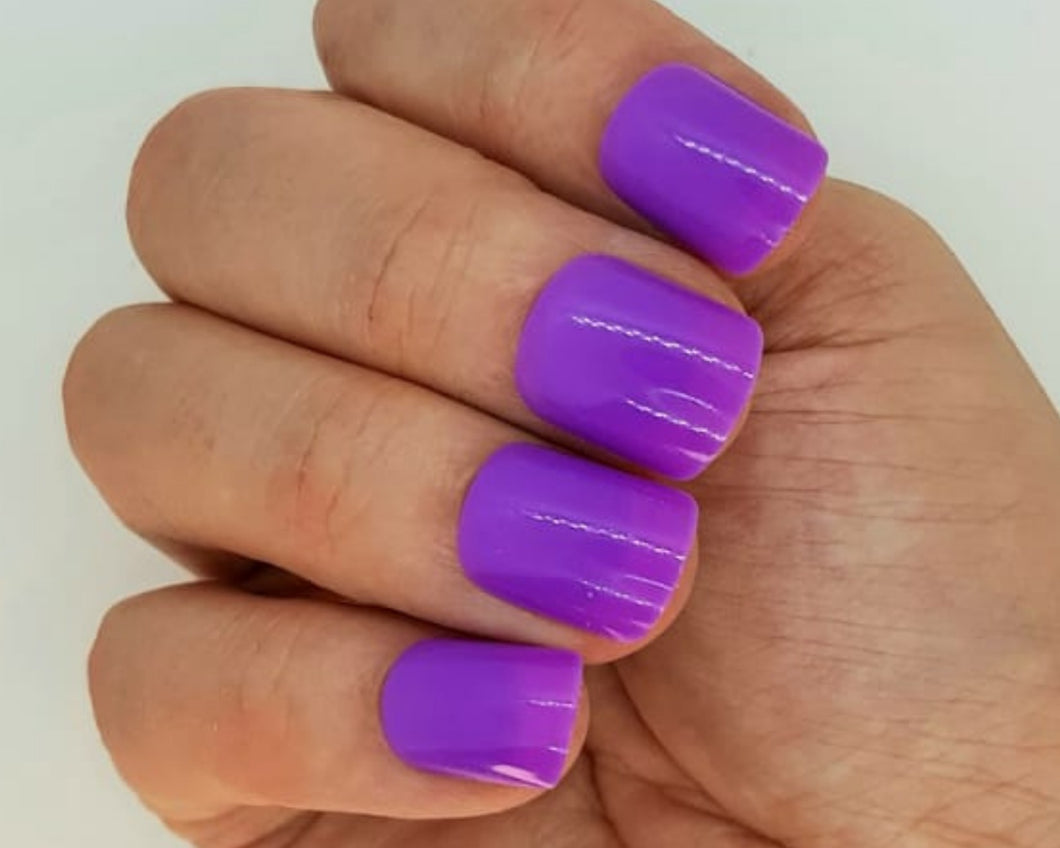 light purple short nails