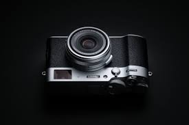 كاميرا Fujifilm X100VI غالية الثمن؟ | الشائعات تشير إلى وصول كاميرا X-M5 الصغيرة والميسورة