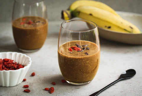 Banana flax meal and goji coffee smoothie