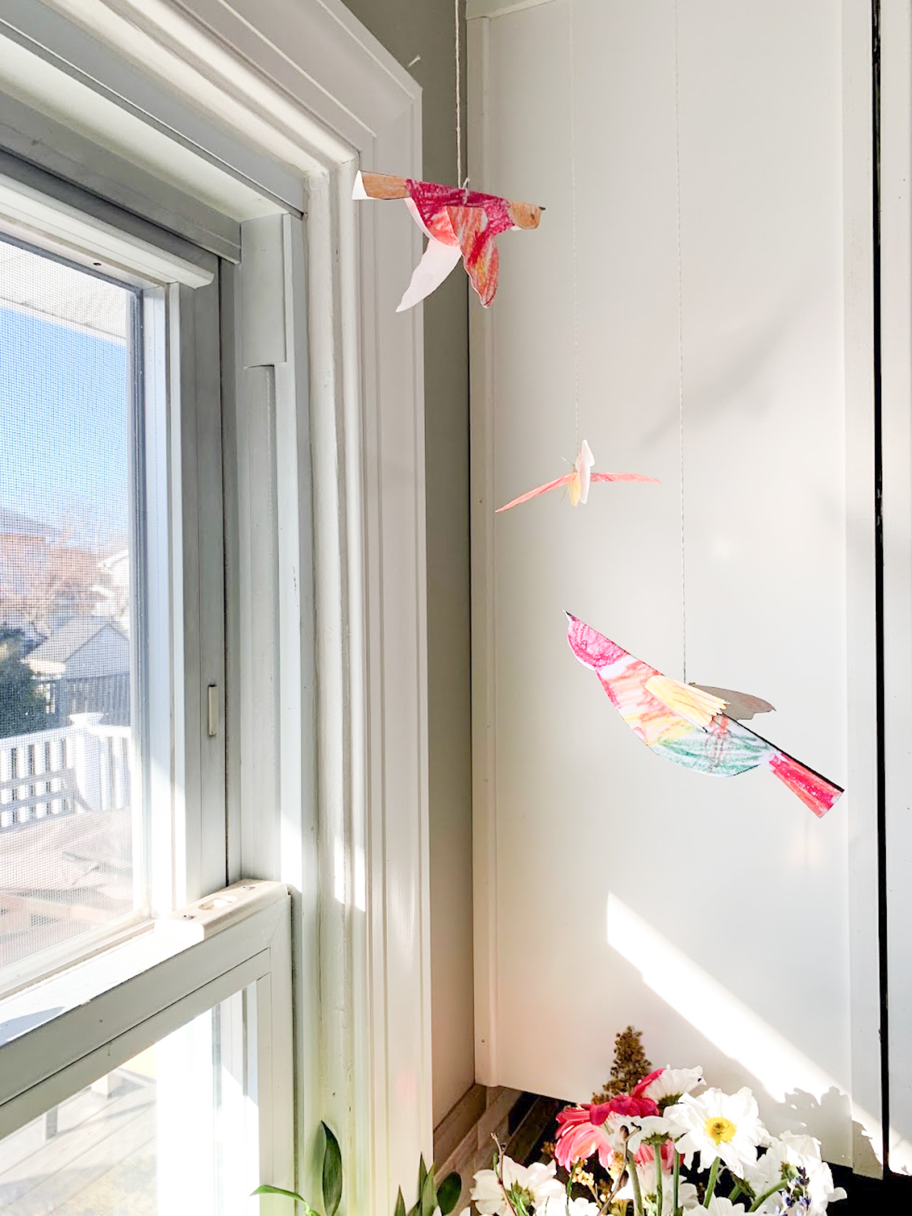 FUN WAYS TO DISPLAY YOUR CHILDREN'S ARTWORK