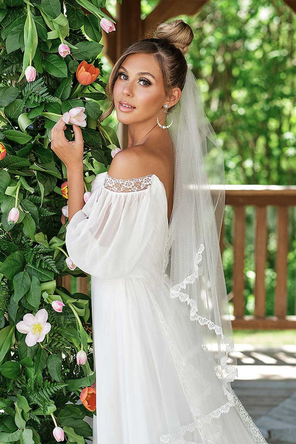 https://cdn.shopify.com/s/files/1/0517/7203/1176/products/Laura-Jayne-Julia-Veil-Profile-Styled-2x3_600x.jpg?v=1622946834